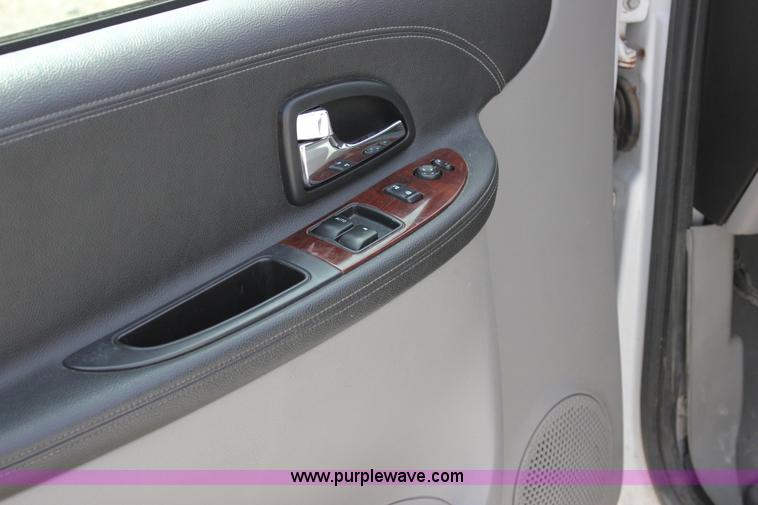 image for item J2271 2007 Chevrolet Uplander Cargo van