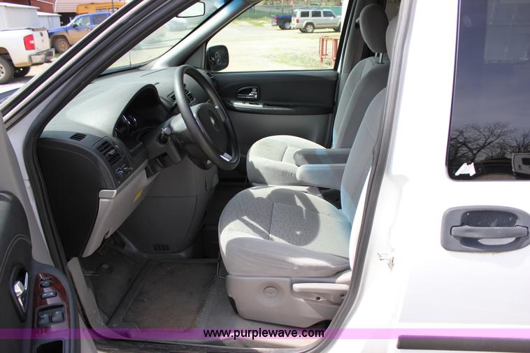 image for item J2271 2007 Chevrolet Uplander Cargo van