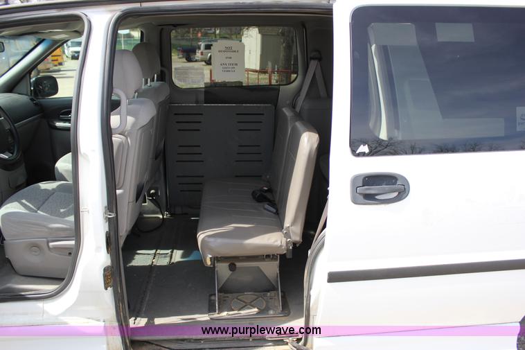 image for item J2271 2007 Chevrolet Uplander Cargo van