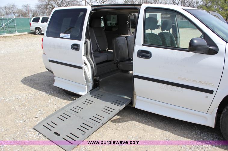image for item J2271 2007 Chevrolet Uplander Cargo van