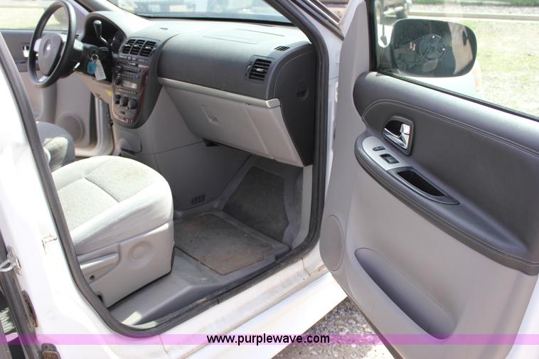 image for item J2271 2007 Chevrolet Uplander Cargo van