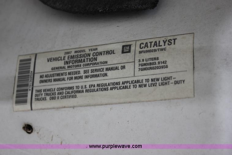 image for item J2271 2007 Chevrolet Uplander Cargo van