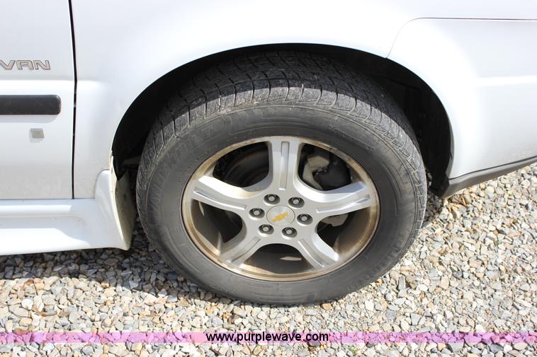 image for item J2271 2007 Chevrolet Uplander Cargo van