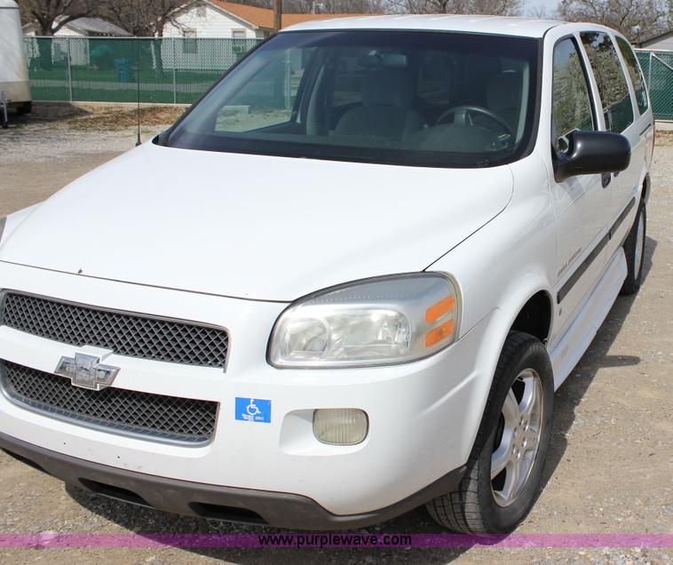 image for item J2272 2007 Chevrolet Uplander Cargo van