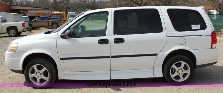 image for item J2272 2007 Chevrolet Uplander Cargo van