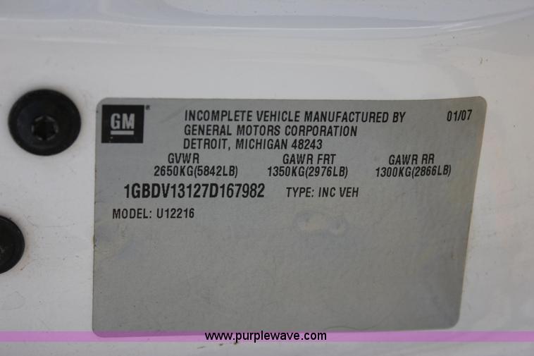 image for item J2272 2007 Chevrolet Uplander Cargo van