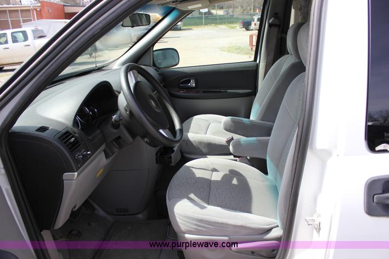 image for item J2272 2007 Chevrolet Uplander Cargo van