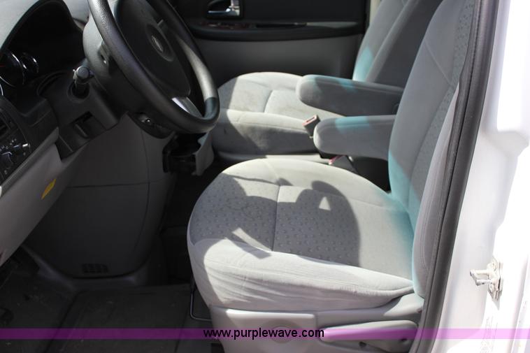 image for item J2272 2007 Chevrolet Uplander Cargo van