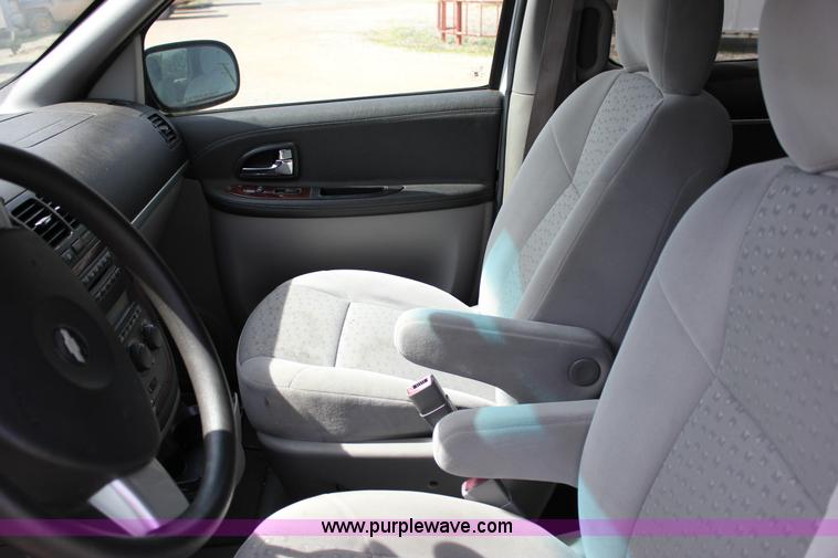 image for item J2272 2007 Chevrolet Uplander Cargo van