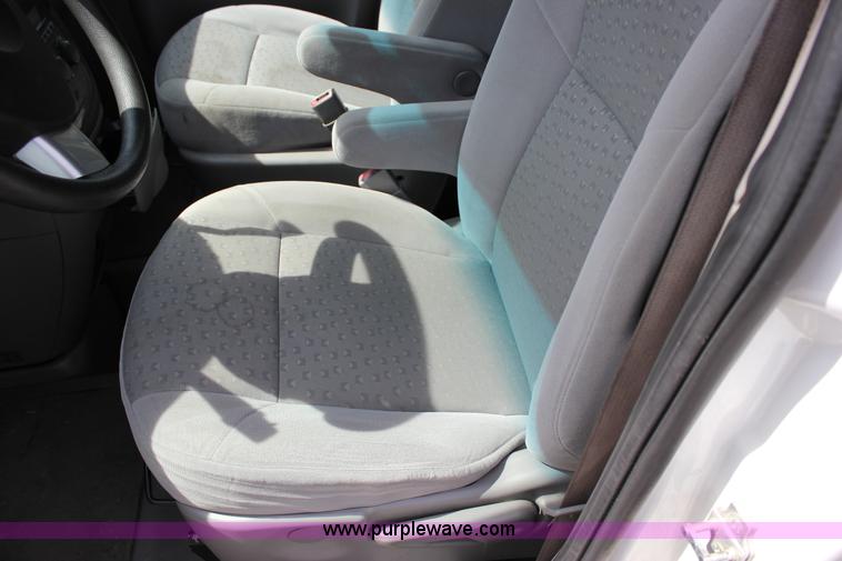 image for item J2272 2007 Chevrolet Uplander Cargo van