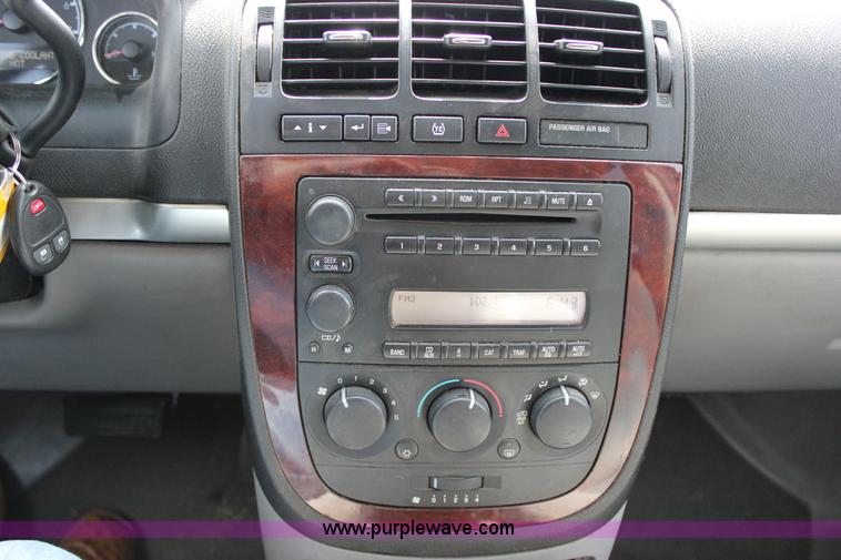 image for item J2272 2007 Chevrolet Uplander Cargo van