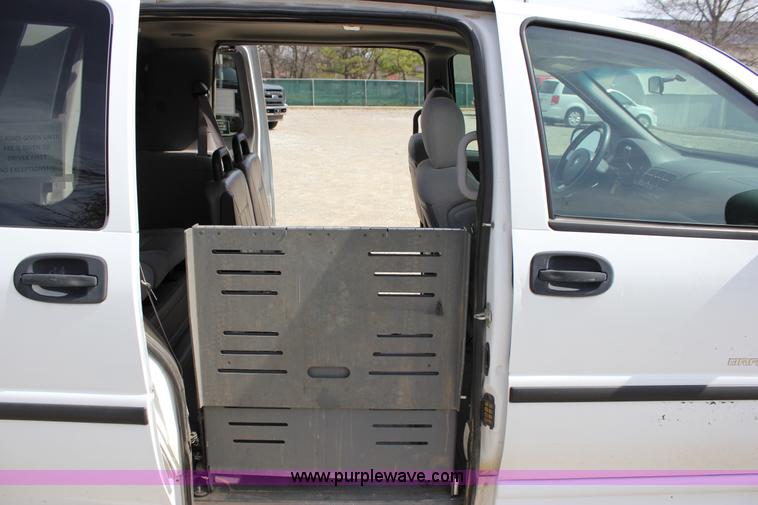 image for item J2272 2007 Chevrolet Uplander Cargo van