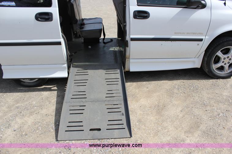 image for item J2272 2007 Chevrolet Uplander Cargo van