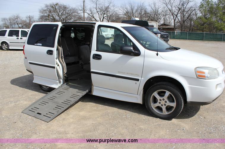 image for item J2272 2007 Chevrolet Uplander Cargo van