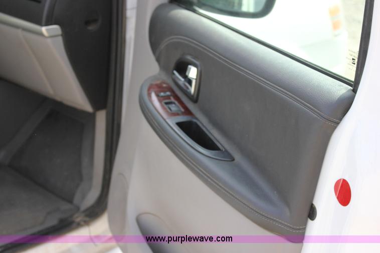 image for item J2272 2007 Chevrolet Uplander Cargo van