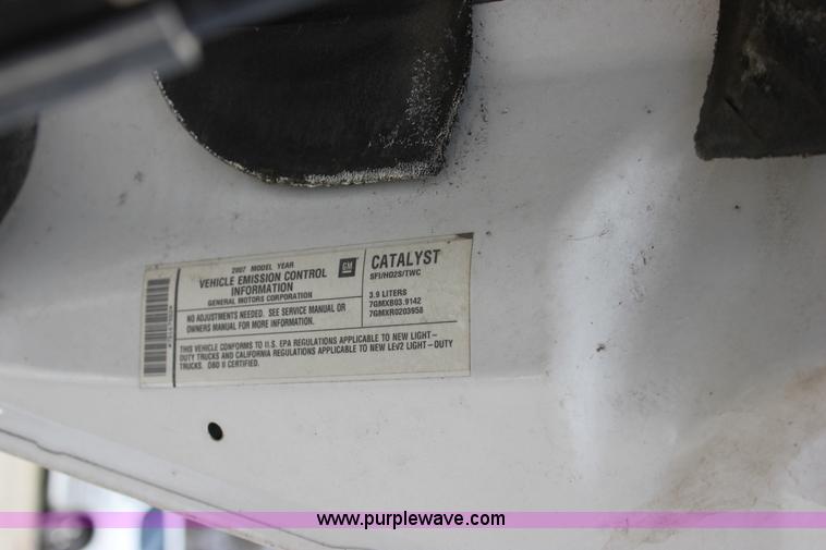 image for item J2272 2007 Chevrolet Uplander Cargo van