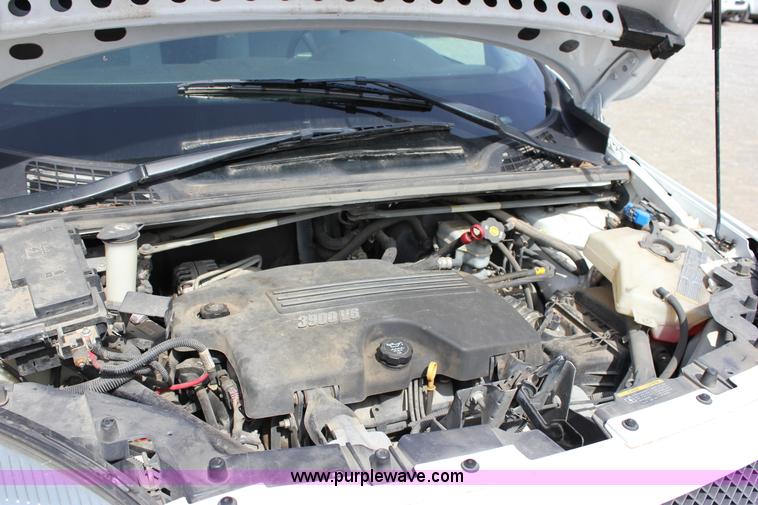 image for item J2272 2007 Chevrolet Uplander Cargo van