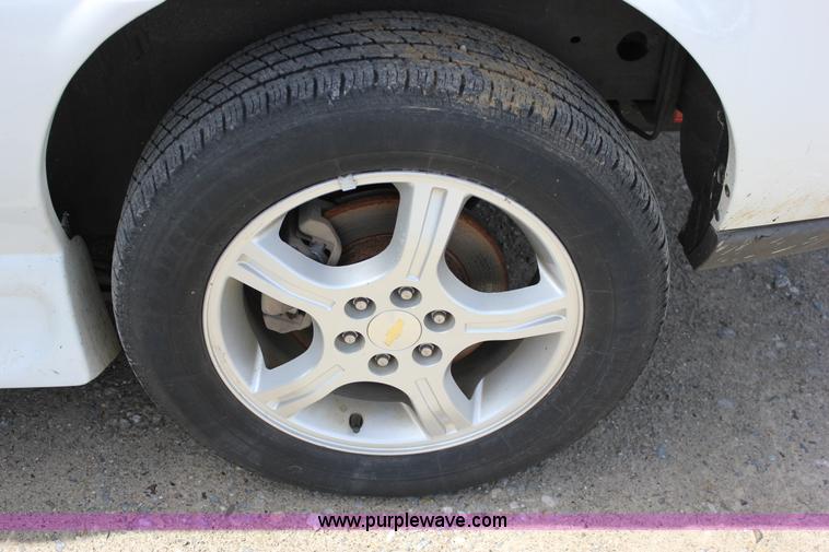 image for item J2272 2007 Chevrolet Uplander Cargo van