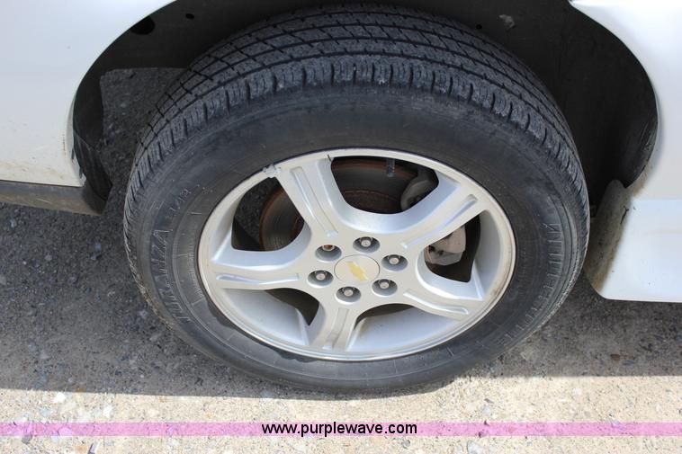 image for item J2272 2007 Chevrolet Uplander Cargo van