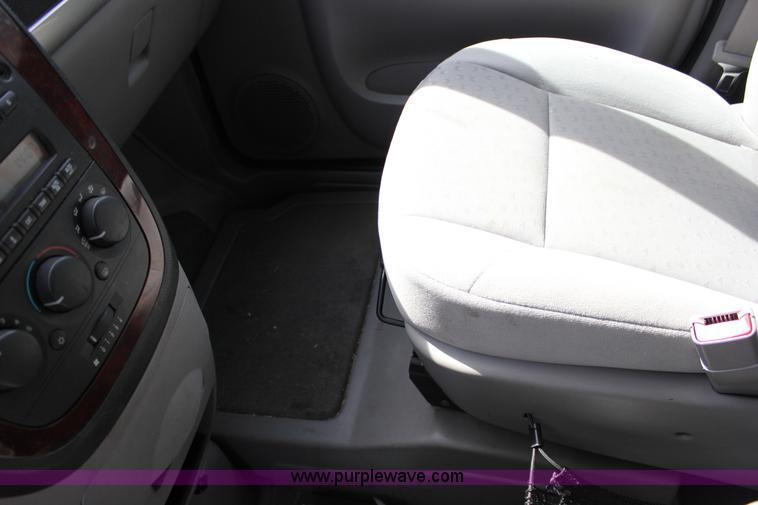 image for item J2273 2008 Chevrolet Uplander Cargo van