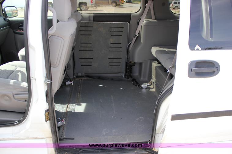 image for item J2273 2008 Chevrolet Uplander Cargo van
