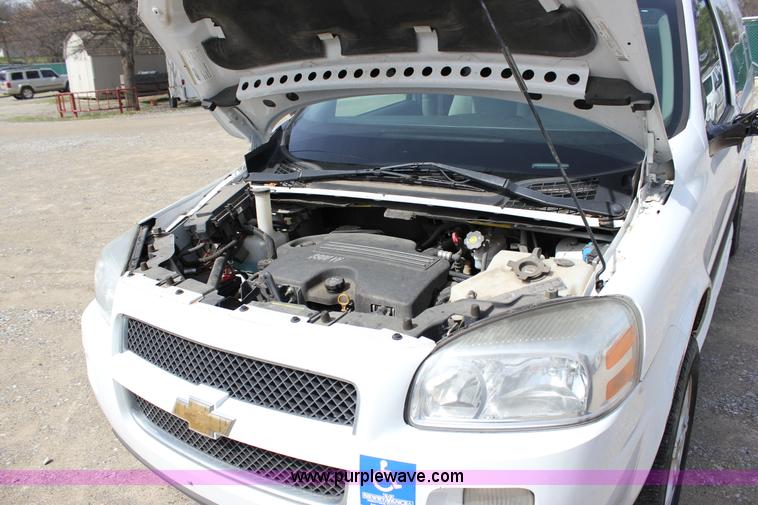 image for item J2273 2008 Chevrolet Uplander Cargo van