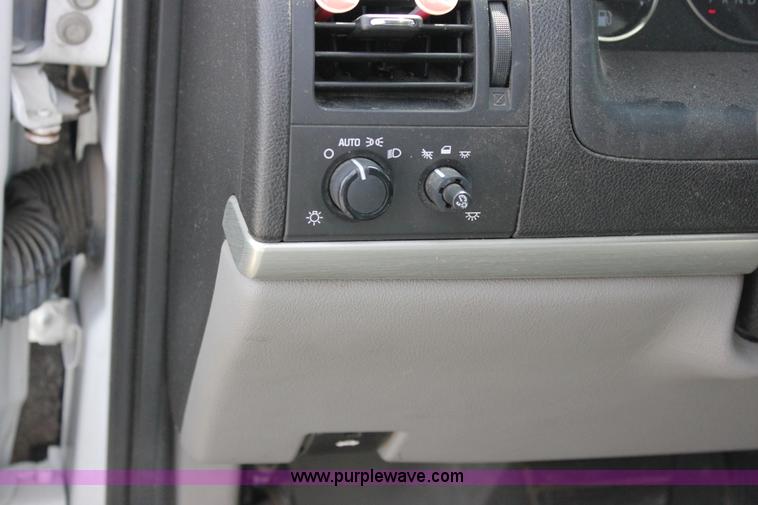 image for item J2274 2008 Chevrolet Uplander Cargo van