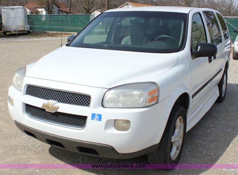 image for item J2275 2007 Chevrolet Uplander Cargo van