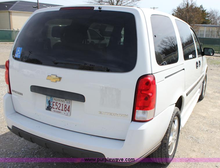 image for item J2275 2007 Chevrolet Uplander Cargo van