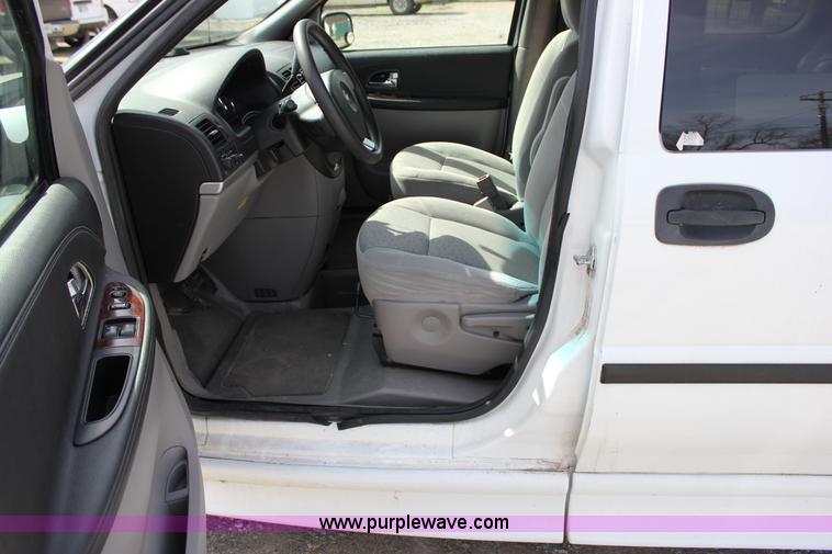 image for item J2275 2007 Chevrolet Uplander Cargo van