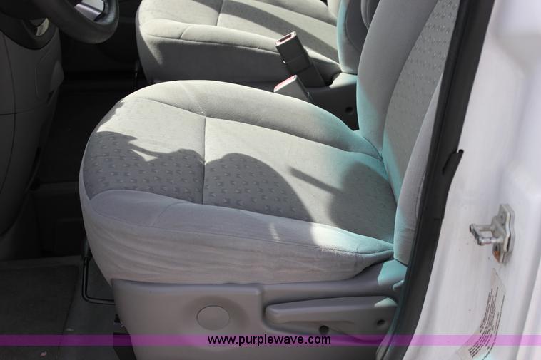 image for item J2275 2007 Chevrolet Uplander Cargo van