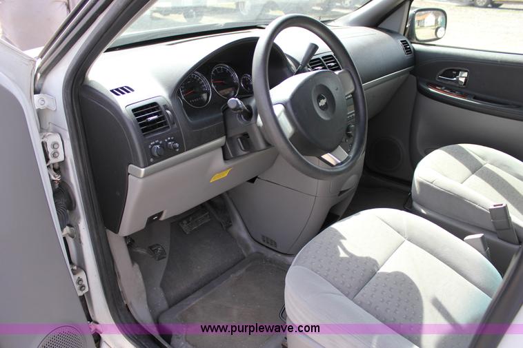 image for item J2275 2007 Chevrolet Uplander Cargo van