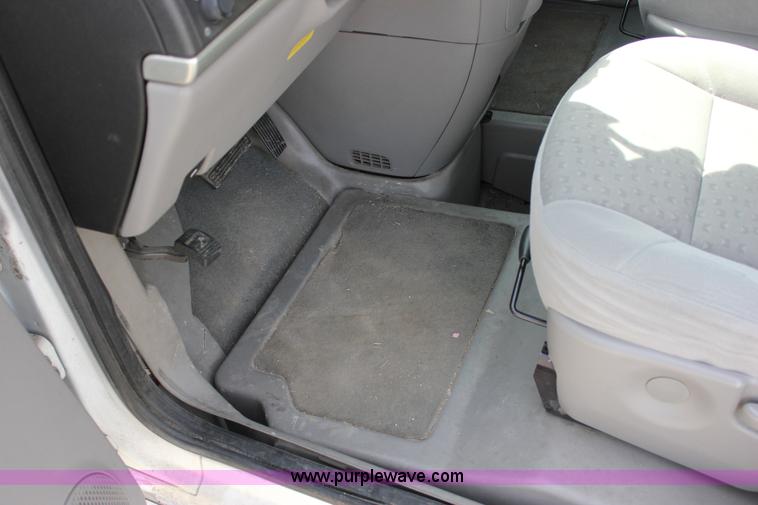 image for item J2275 2007 Chevrolet Uplander Cargo van