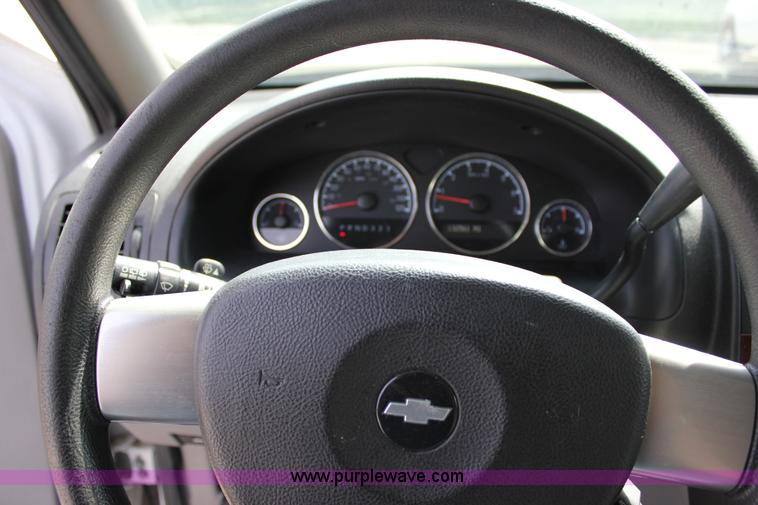 image for item J2275 2007 Chevrolet Uplander Cargo van