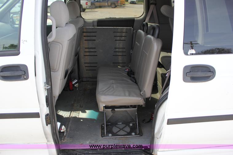 image for item J2275 2007 Chevrolet Uplander Cargo van