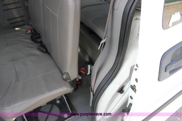 image for item J2275 2007 Chevrolet Uplander Cargo van