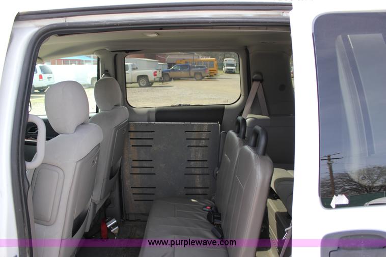 image for item J2275 2007 Chevrolet Uplander Cargo van