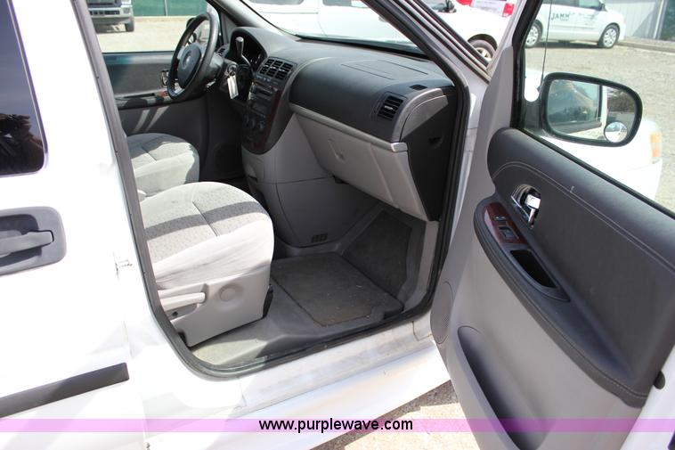 image for item J2275 2007 Chevrolet Uplander Cargo van