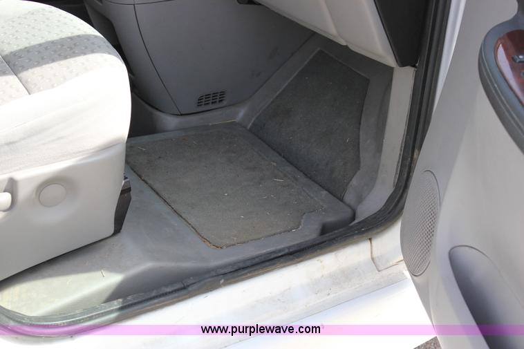 image for item J2275 2007 Chevrolet Uplander Cargo van