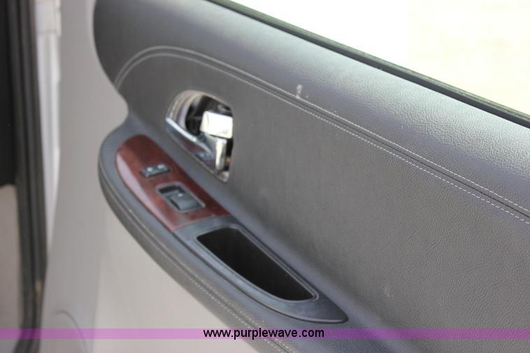 image for item J2275 2007 Chevrolet Uplander Cargo van