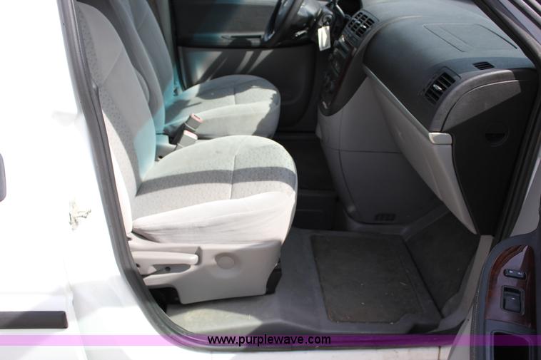 image for item J2275 2007 Chevrolet Uplander Cargo van