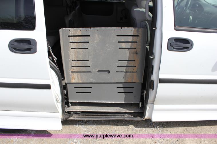 image for item J2275 2007 Chevrolet Uplander Cargo van