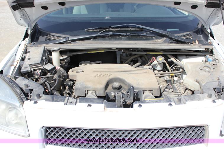 image for item J2275 2007 Chevrolet Uplander Cargo van