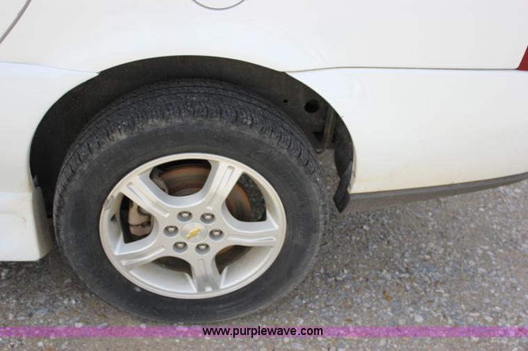 image for item J2275 2007 Chevrolet Uplander Cargo van