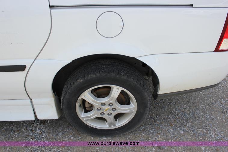image for item J2275 2007 Chevrolet Uplander Cargo van