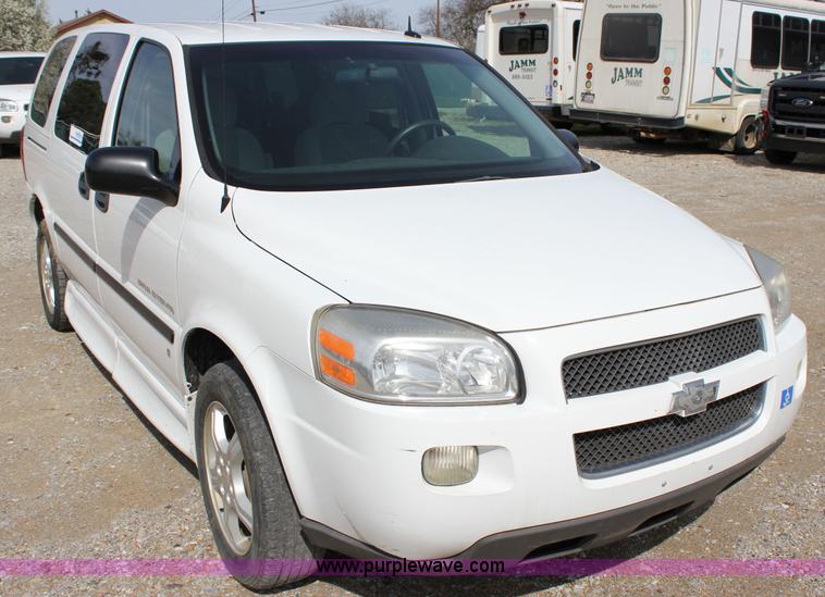 image for item J2276 2007 Chevrolet Uplander Cargo van