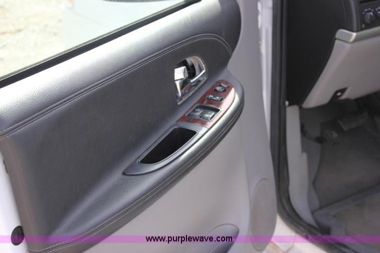 image for item J2276 2007 Chevrolet Uplander Cargo van