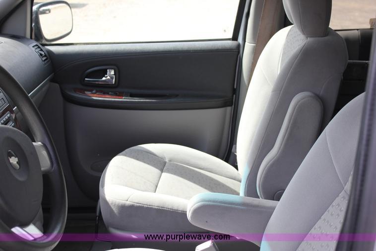 image for item J2276 2007 Chevrolet Uplander Cargo van