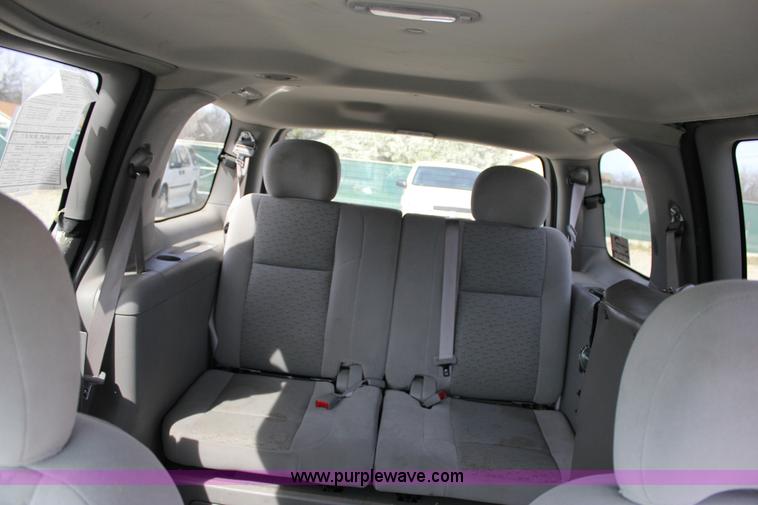 image for item J2276 2007 Chevrolet Uplander Cargo van