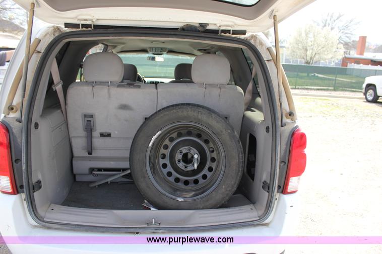 image for item J2276 2007 Chevrolet Uplander Cargo van